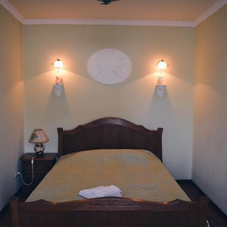 3-Room Apartments In Central City Lviv Kültér fotó