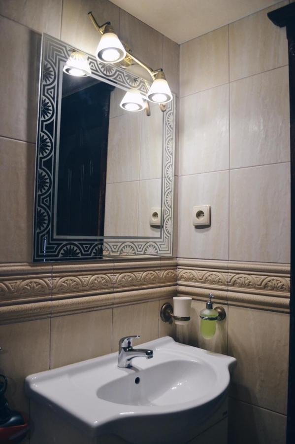 3-Room Apartments In Central City Lviv Kültér fotó