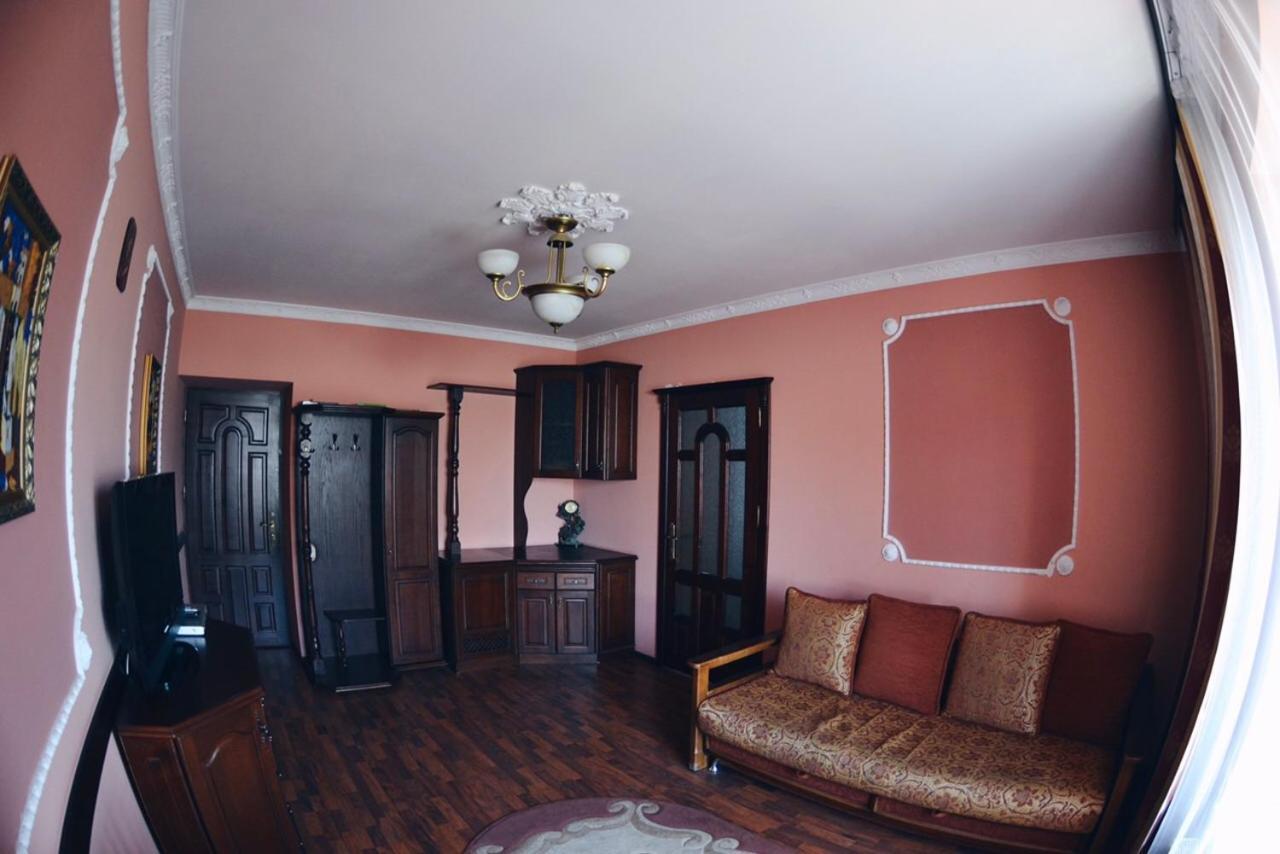 3-Room Apartments In Central City Lviv Kültér fotó